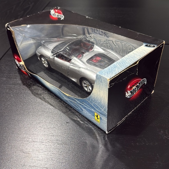 Ferrari 360 Spider Hotwheels Large Scale Model Car - Picture 3 of 8